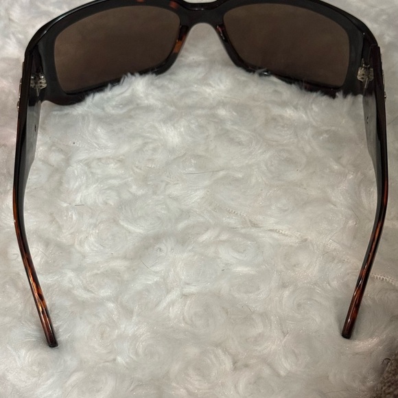 Elegant Dark Bolero Sunglasses - Picture 5 of 8